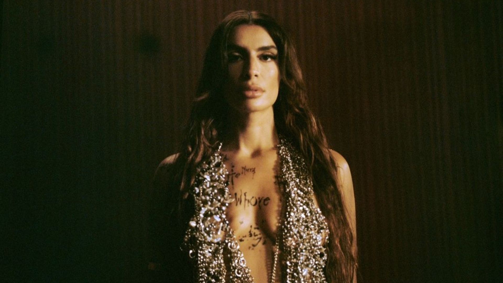 Sevdaliza revela ansiedade pós sucesso de "Alibi" e aborto