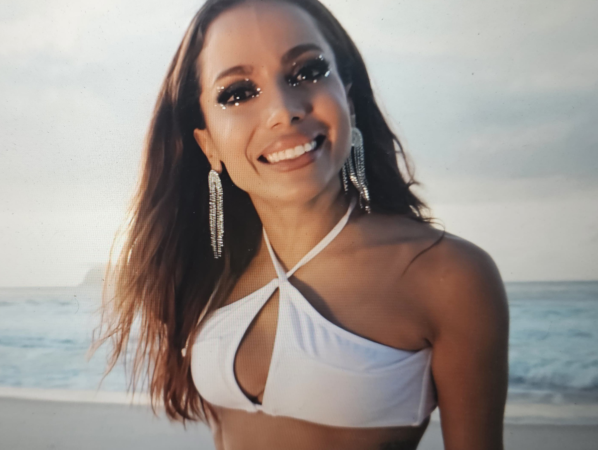 Leia na íntegra o discurso que Anitta faz bêbada no documentário novo!