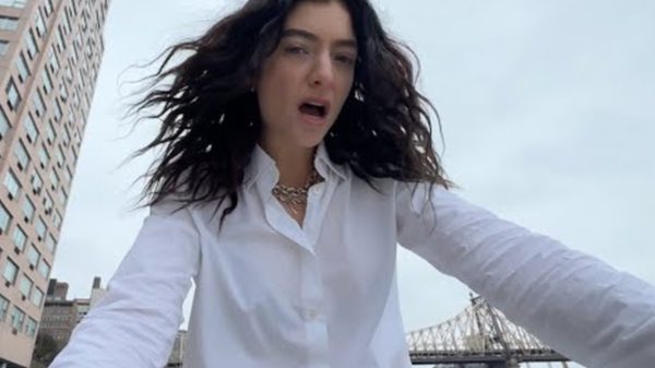 Fãs reclamam que CD da Lorde não funciona na maioria dos aparelhos: é virgem real
