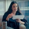 Alfabetizada: Lea Michele prova que sabe ler na frente da câmera