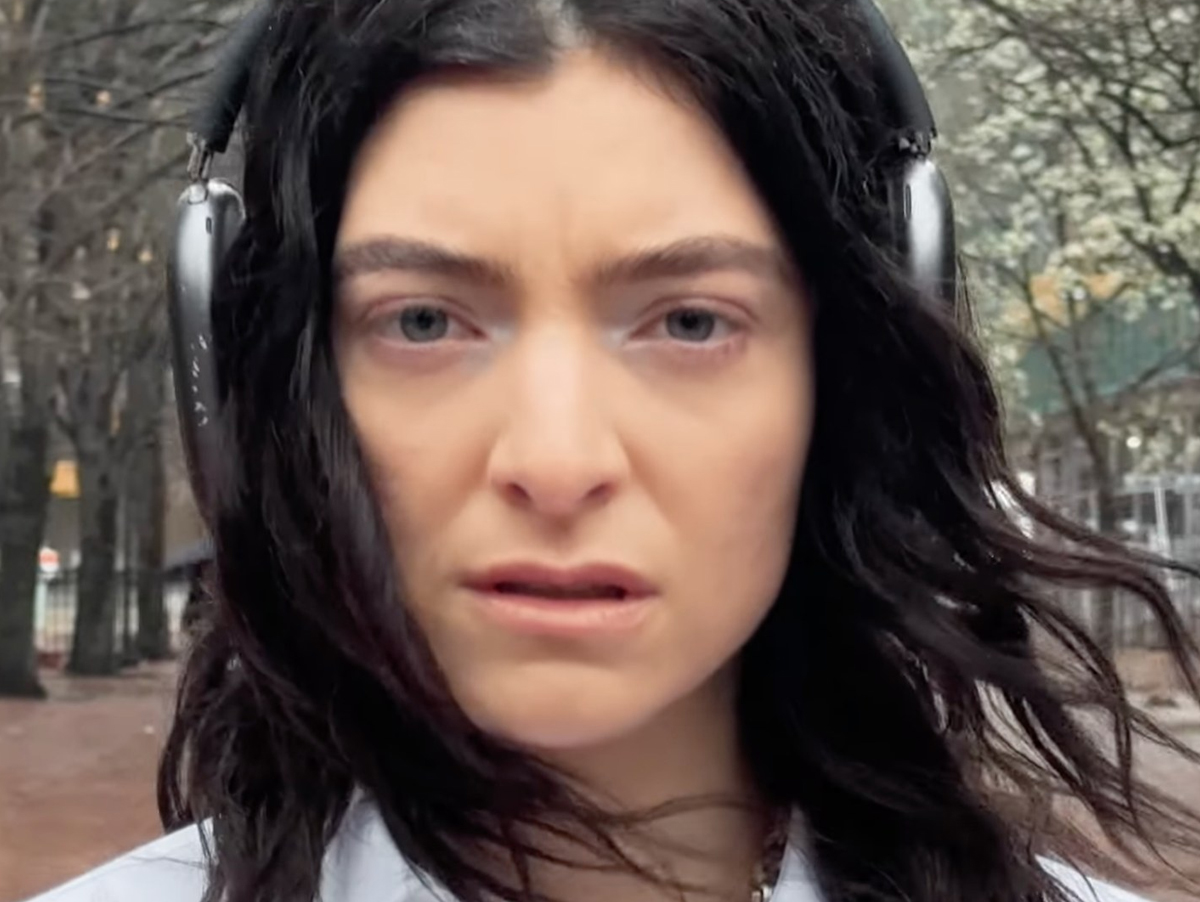 Lorde fala para fãs usarem drogas: "Não tenham medo de desmoronar"