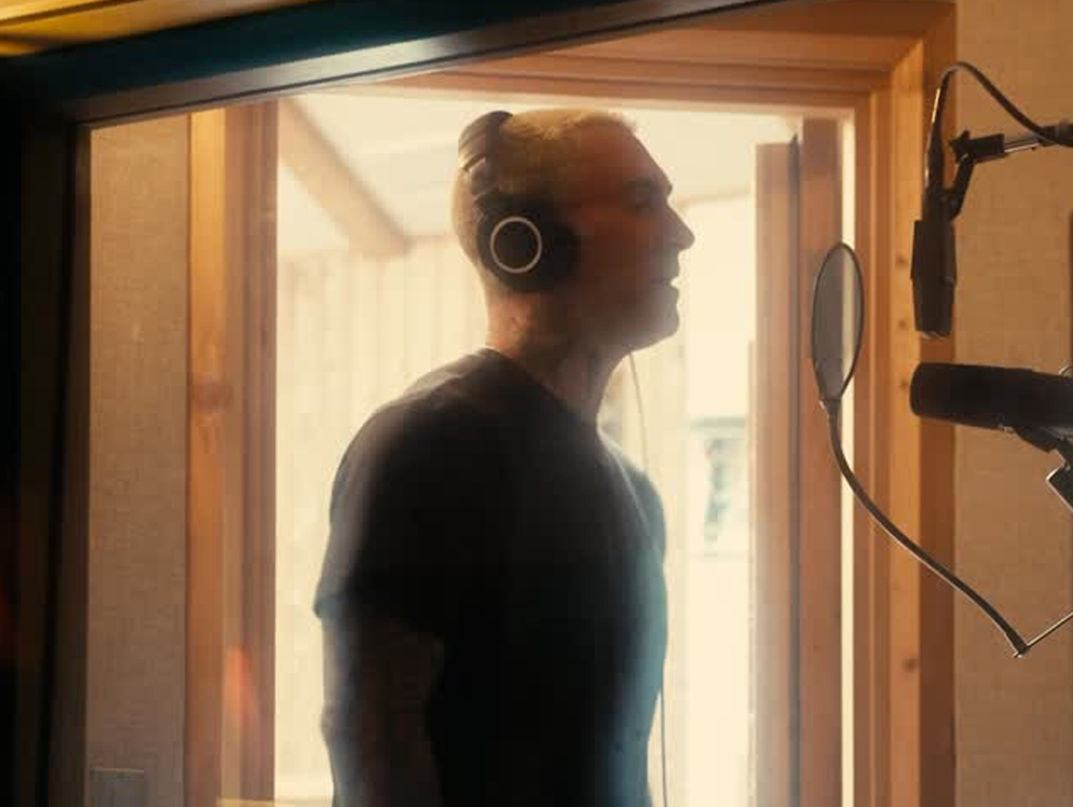 Gostou? Maroon 5 promete voltar ao som das antigas em álbum novo, "Love Is Like"
