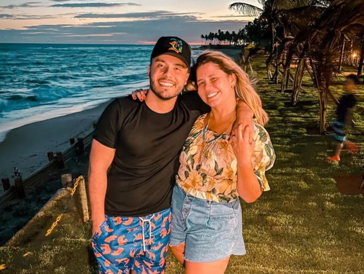 Marília Mendonça terminou com Murilo Huff por causa da mãe, diz Bruno em vídeo