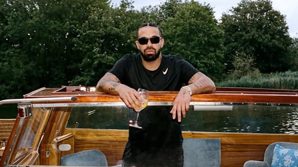 A nova tentativa de Drake para tirar "Ordinary" do topo da Billboard Hot 100