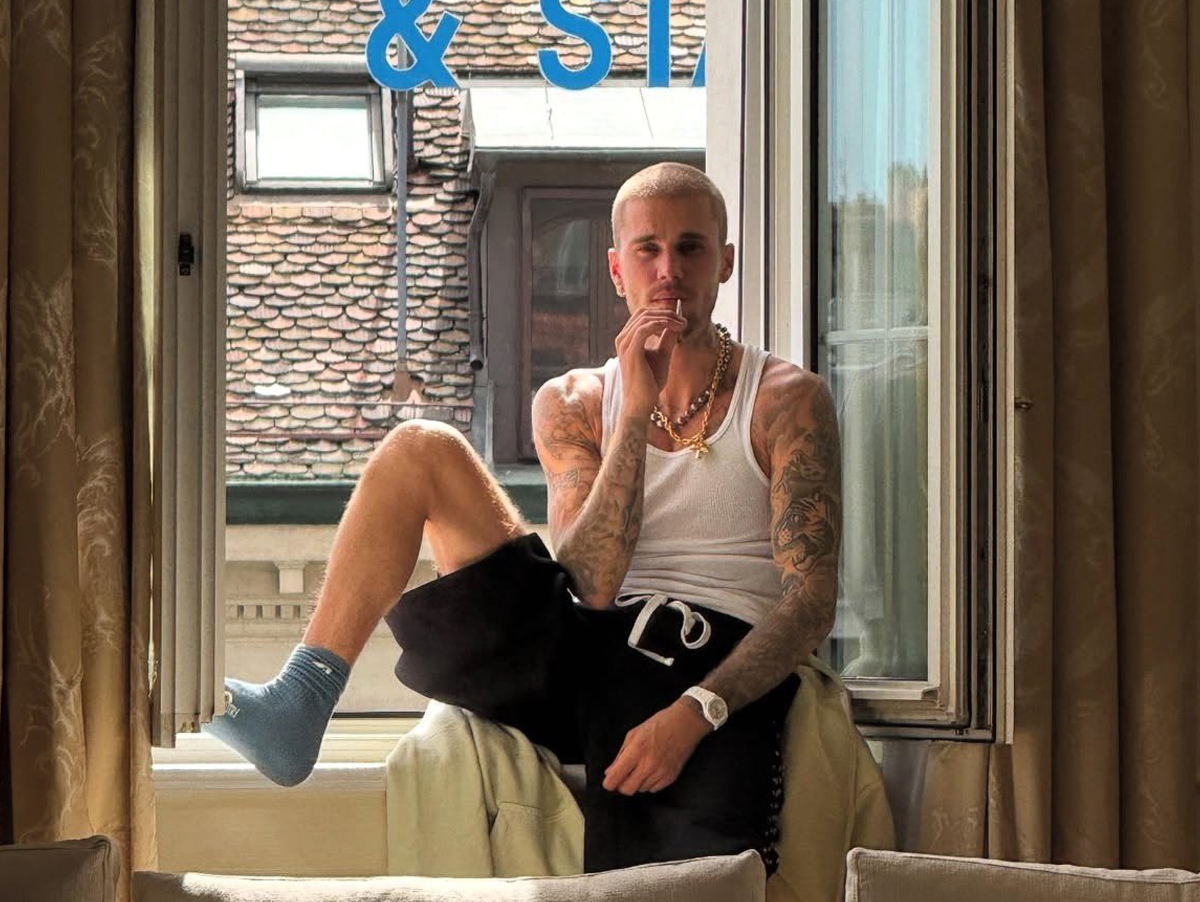 Justin Bieber: "SWAG" estreia em 4º lugar na parada britânica