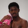 Lil Nas X some das redes após paralisia facial sofrida há três meses
