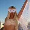 Ava Max cita comparações com Lady Gaga em música nova