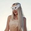 O drama de Ava Max: traída pelo namorado com amiga, sem empresários e atacada nas redes