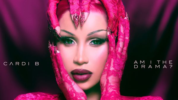 Cardi B implora para fãs comprarem box de álbum novo: "apoiem uma mãe solo trabalhadora"