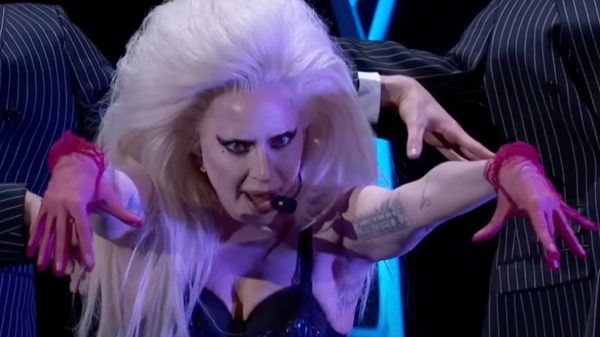 Netflix esconde Lady Gaga no novo trailer de "Wandinha": veja