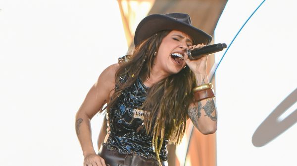 Avião com Lauana Prado abre a porta no ar: "nunca passei por algo parecido"