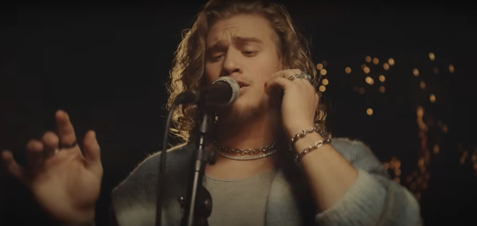 Midnight Til Morning, do "Montando a Banda", faz primeira performance de "Bye"