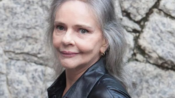 Angela Ro Ro morre aos 75 anos de parada cardíaca