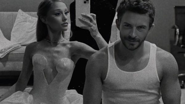 Uma popstar no teatro: Ariana Grande vai fazer musical em Londres com Jonathan Bailey