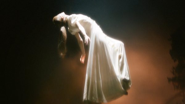 Ariana Grande define novo single antes da turnê "Eternal Sunshine": descubra