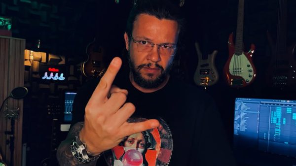 Bruno, do KLB, adota pseudônimo Scorn para projeto de techno: "resolvi produzir o que curtia"