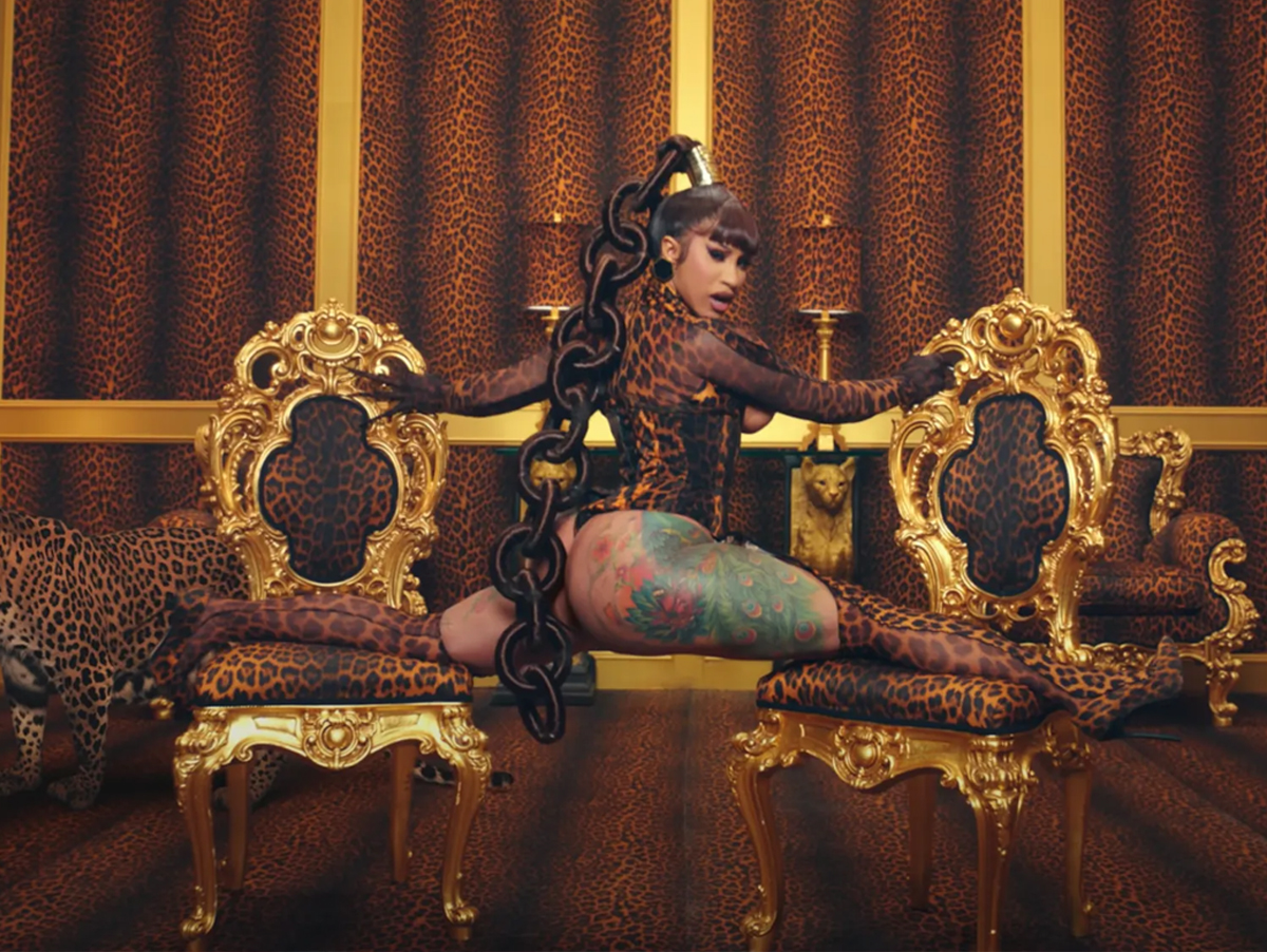 Cardi B explica como conciliará turnê e gravidez: "farei espacate"