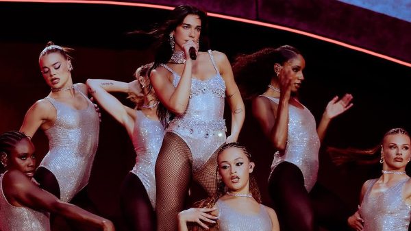 Dua Lipa no Brasil: ingressos para shows estão com 60% de desconto