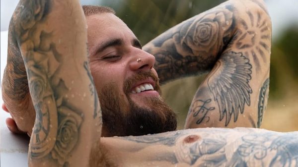 Justin Bieber anunciará turnê mundial após Coachella, afirma jornal