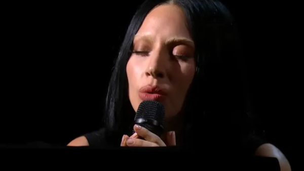A divulgação continua! Lady Gaga canta música do "Mayhem" na TV