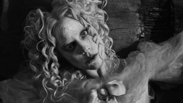 Lady Gaga estreia clipe de "The Dead Dance": veja o que a mídia diz sobre novo single
