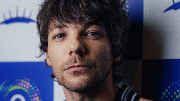 Louis Tomlinson conta que 3º álbum solo está pronto