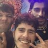 Zayn e Louis Tomlinson posam juntos pela primeira vez em 10 anos