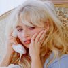 Vendeu bastante! Veja os números da 1ª semana do álbum novo da Sabrina Carpenter