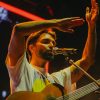 Silva atacou Virgínia, Luísa Sonza, Serginho Groisman e Paula Lavigne em show. "Deixa eu voltar a tuitar no lugar certo", brincou.
