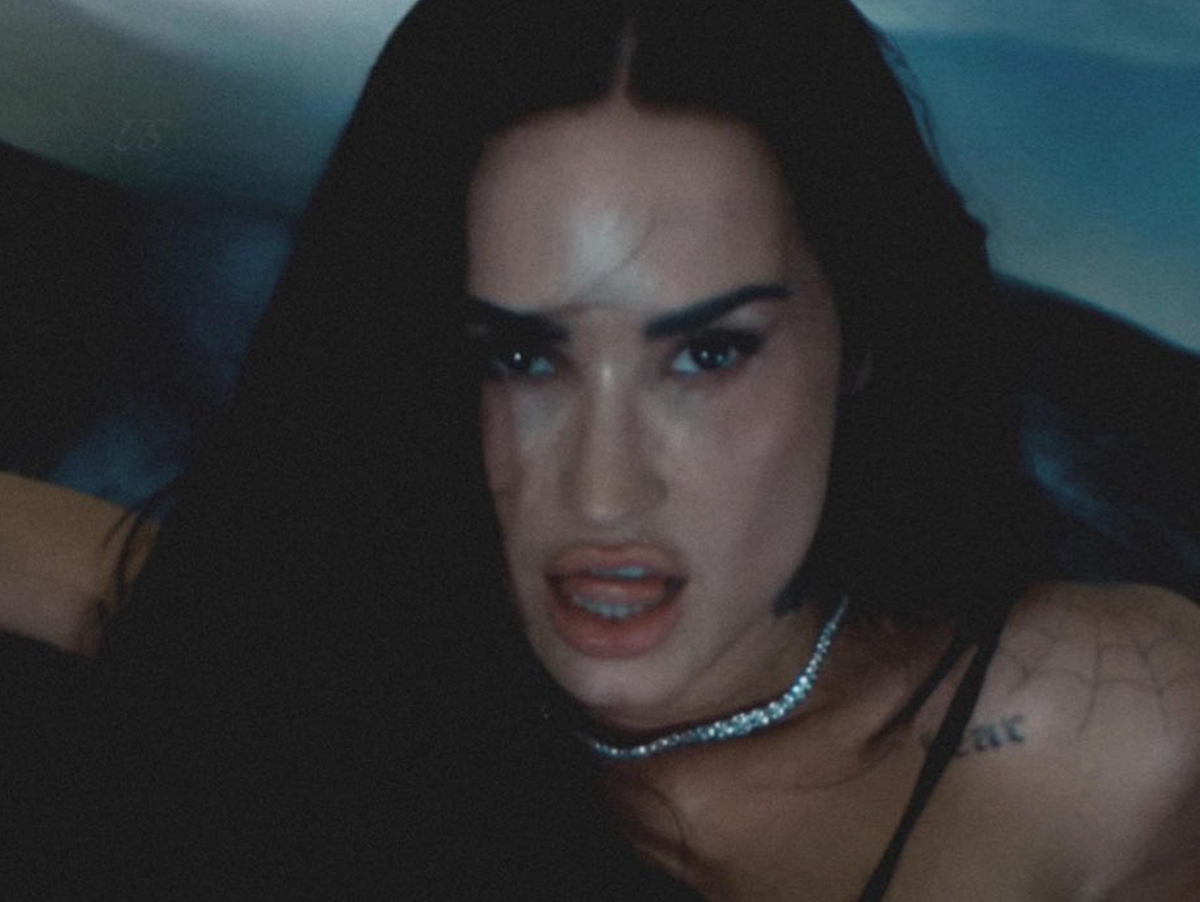 "'Kiss' não é a música mais estimulante intelectualmente", avalia Demi Lovato