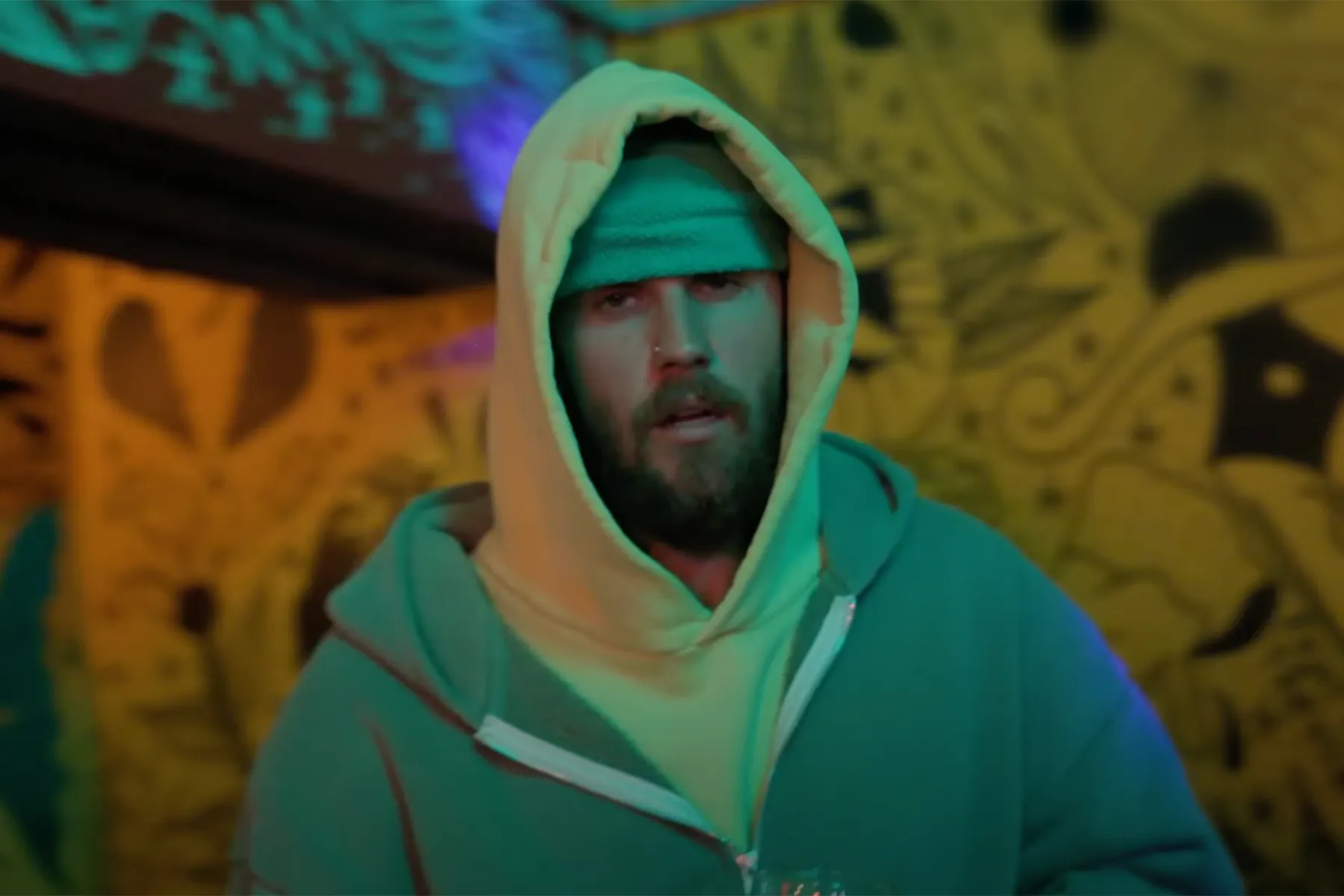Novo clipe de Justin Bieber é ofuscado por Taylor Swift