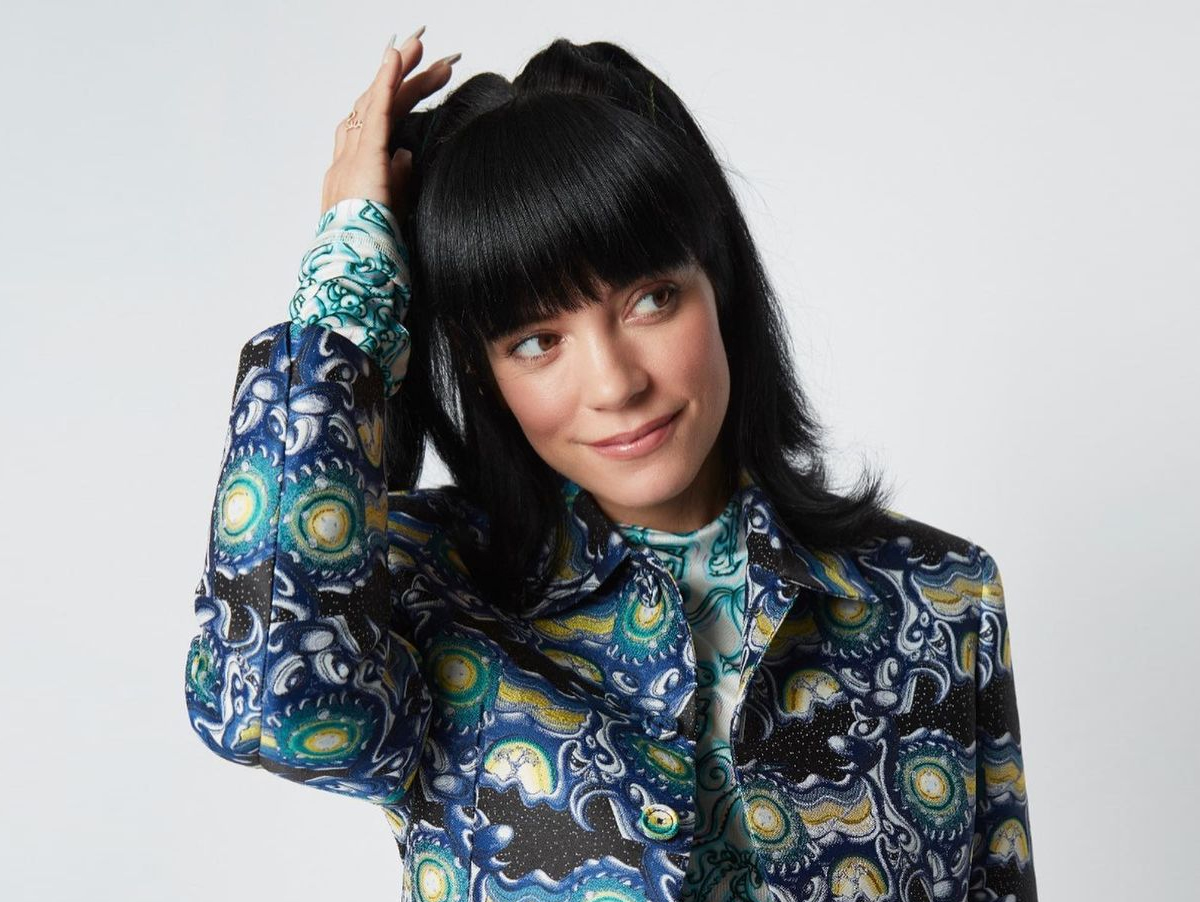 Lily Allen tem um álbum inteiro sobre fim do casamento com ator de "Stranger Things"