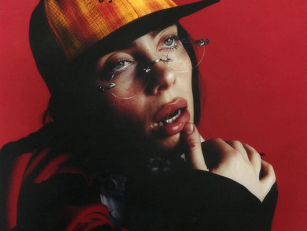 Billie Eilish supera todas cantoras e quebra recorde no Spotify