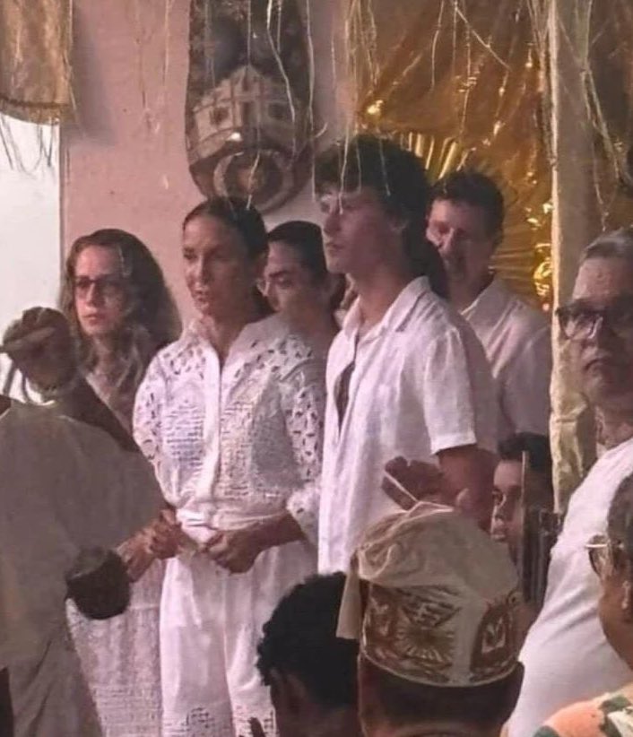Shawn Mendes completa 19 dias no Brasil e visita terreiro com Ivete Sangalo
