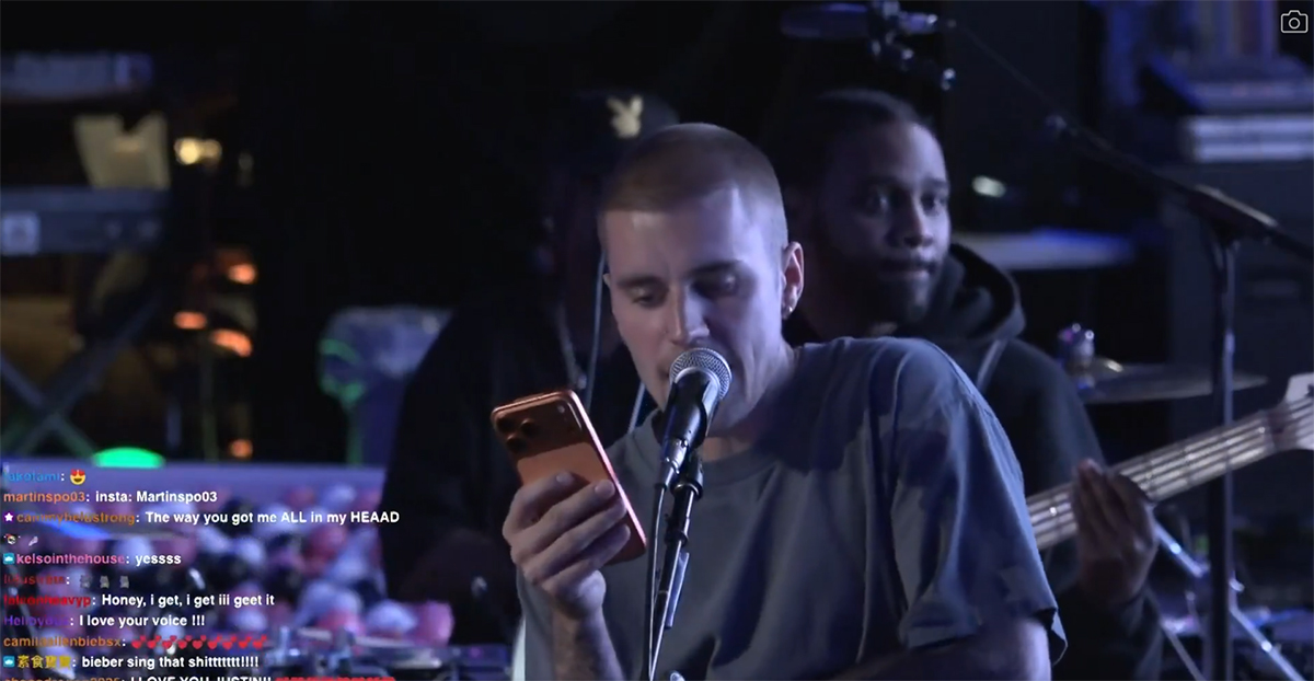 Justin Bieber faz apresentação informal de "DAISIES"... lendo a letra!