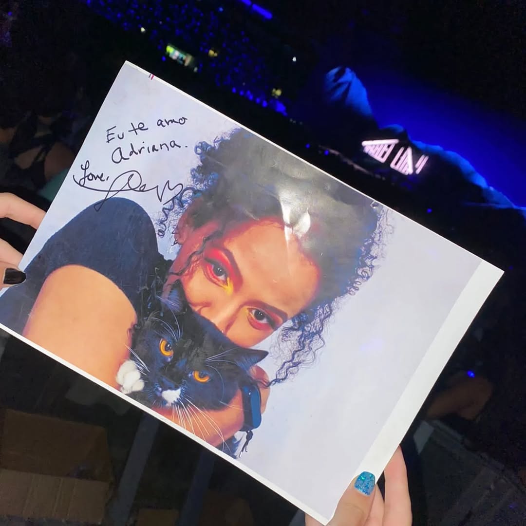 Mãe de Ana Benevides, fã que morreu em show de Taylor Swift, mostra carinho que ganhou da cantora