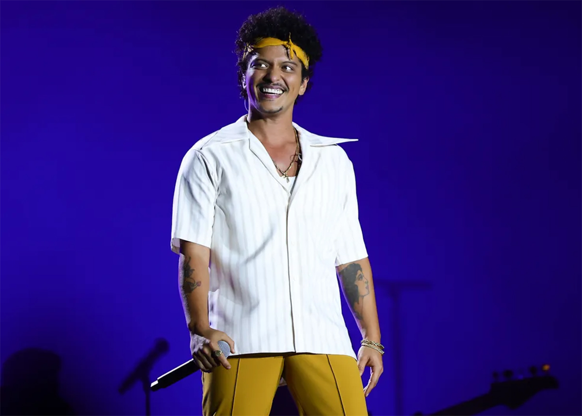 Bruno Mars revela segredo para emplacar um hit atrás do outro