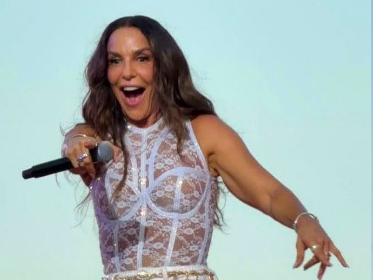 “Tem coisa mais romântica que fogo no c*?”, brinca Ivete Sangalo