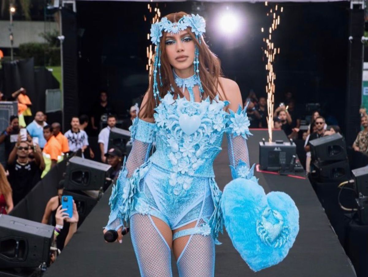 Fã questiona Anitta sobre venda de looks e cantora responde: “Ver 26 fãs felizes”