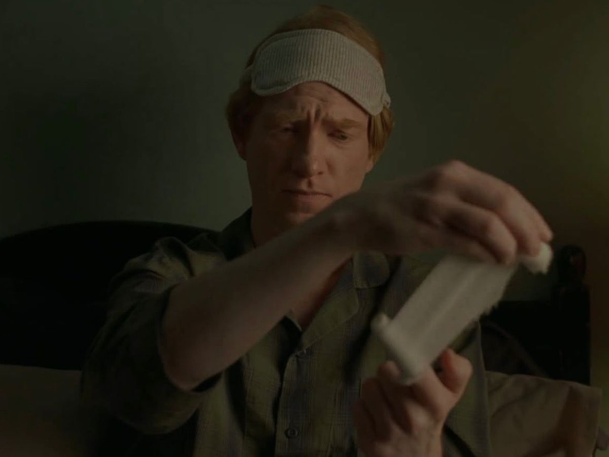 Quem é Domhnall Gleeson, par de Taylor Swift em "Opalite"?