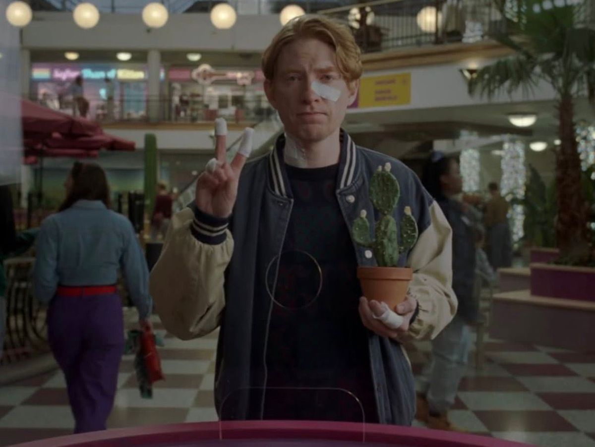 Quem é Domhnall Gleeson, par de Taylor Swift em "Opalite"?