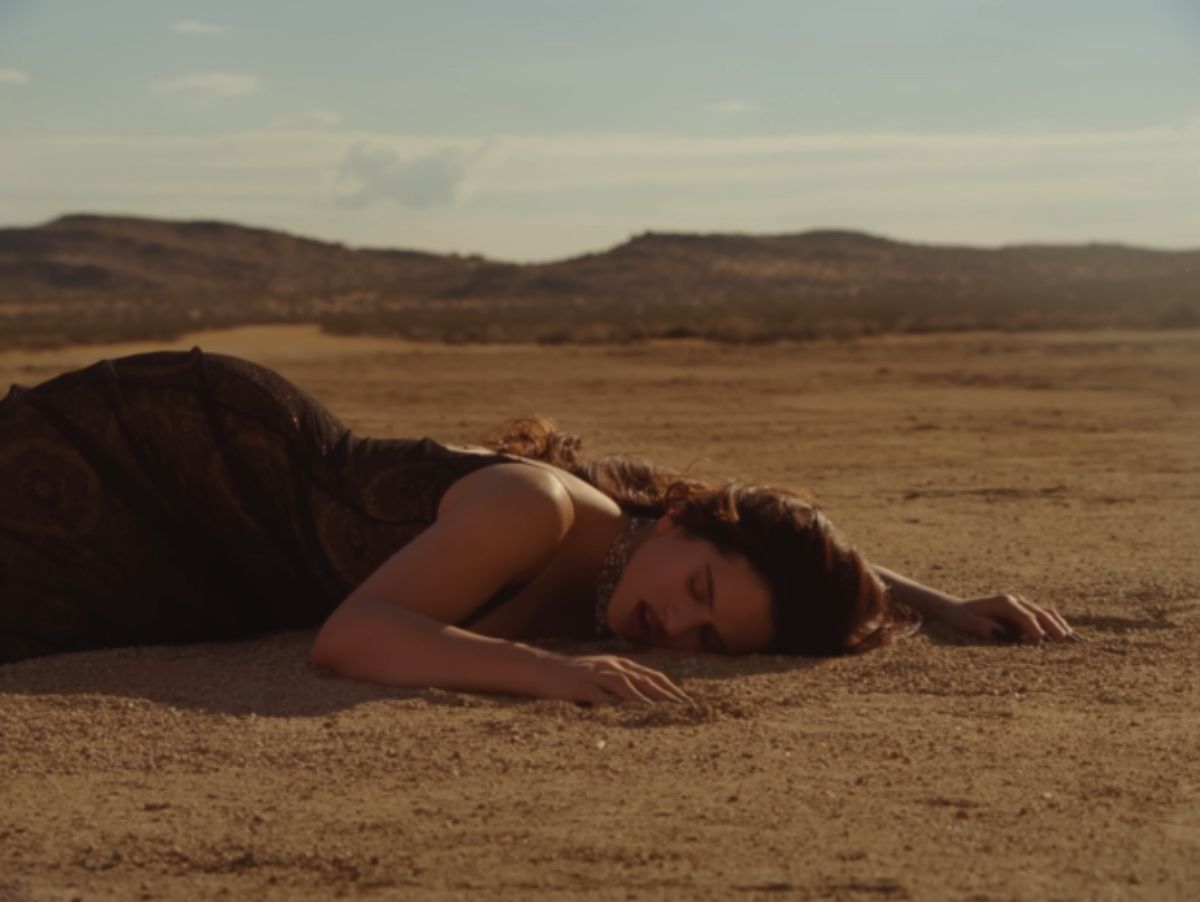 ROSALÍA disponibiliza cliipe de “Sauvignon Blanc”, clipe de seu álbum “LUX”