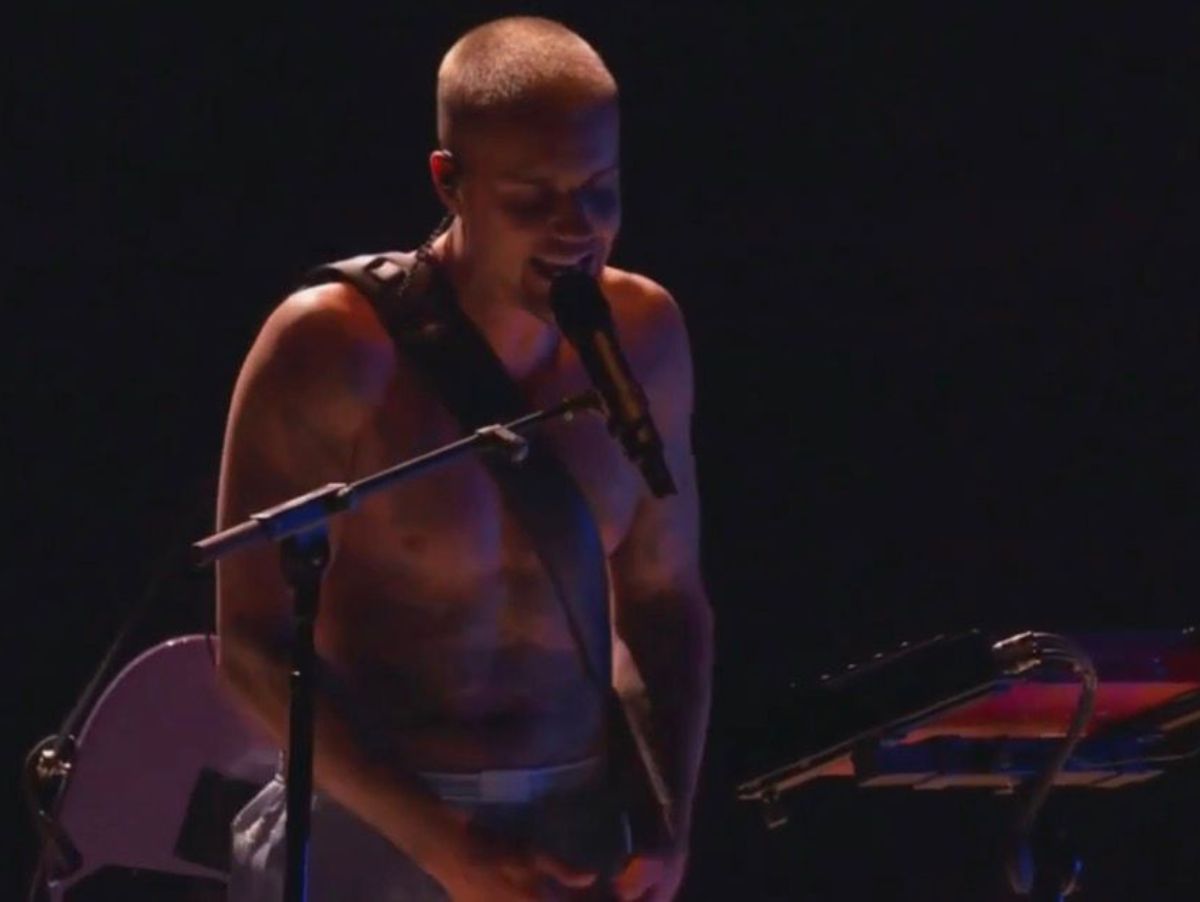 Justin Bieber de cueca no Grammy: o que a imprensa americana diz da performance?