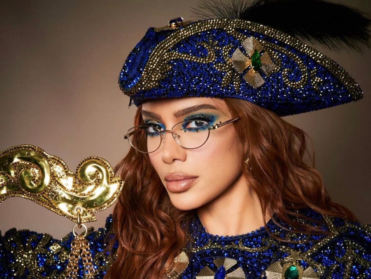 Anitta comenta sobre furto de celulares em seus shows; cantora critica medidas que proíbem revistas em eventos