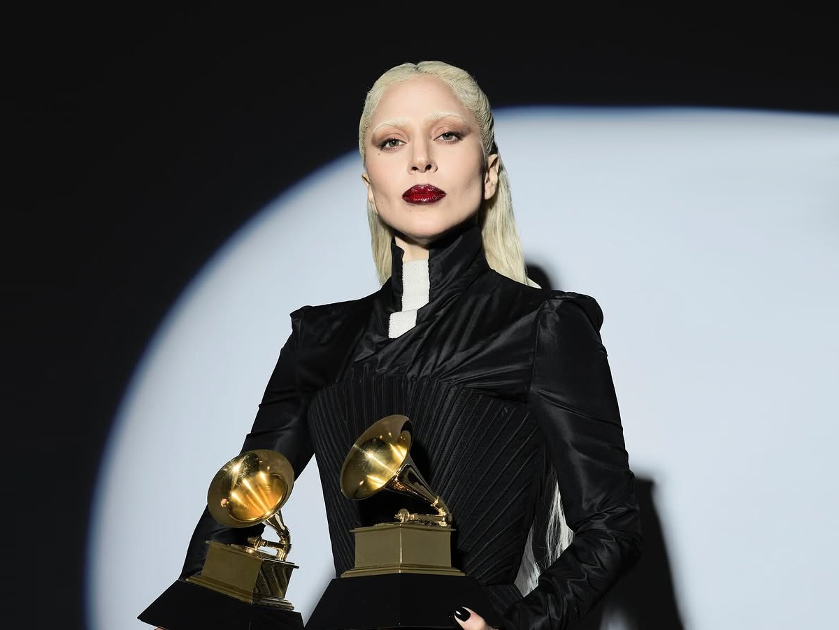"Obrigada por continuarm a enxergar a artista em mim", diz Lady Gaga