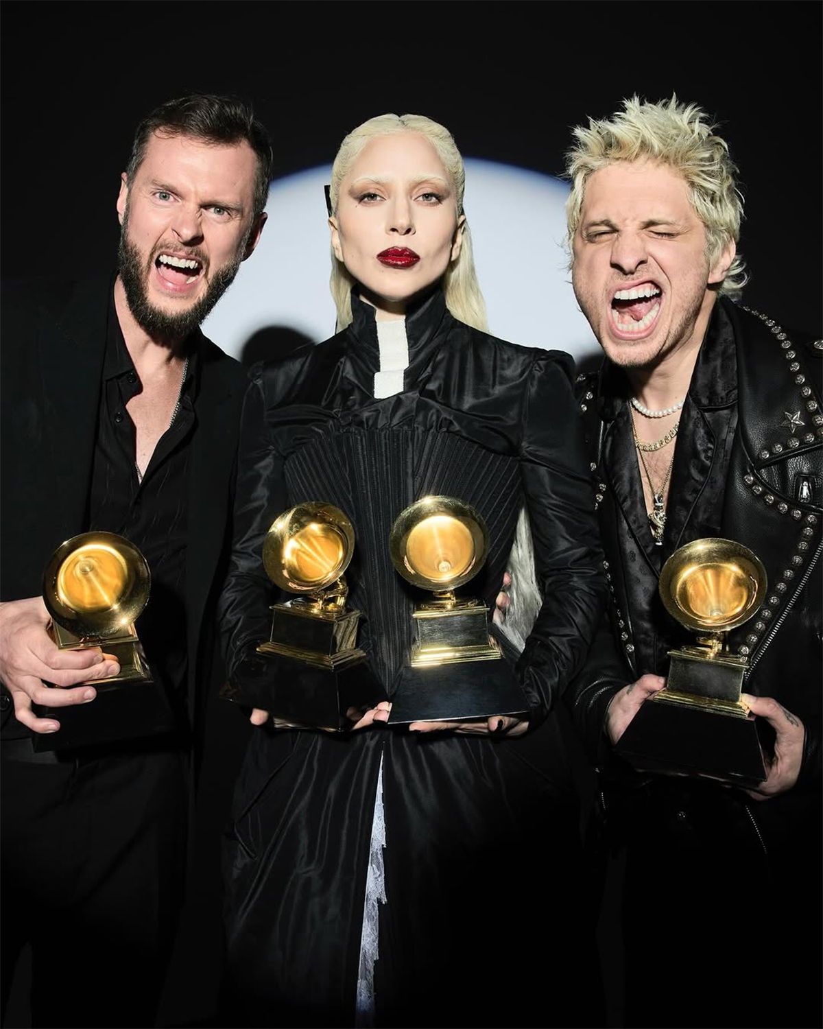 "Obrigada por continuar a enxergar a artista em mim", diz Lady Gaga