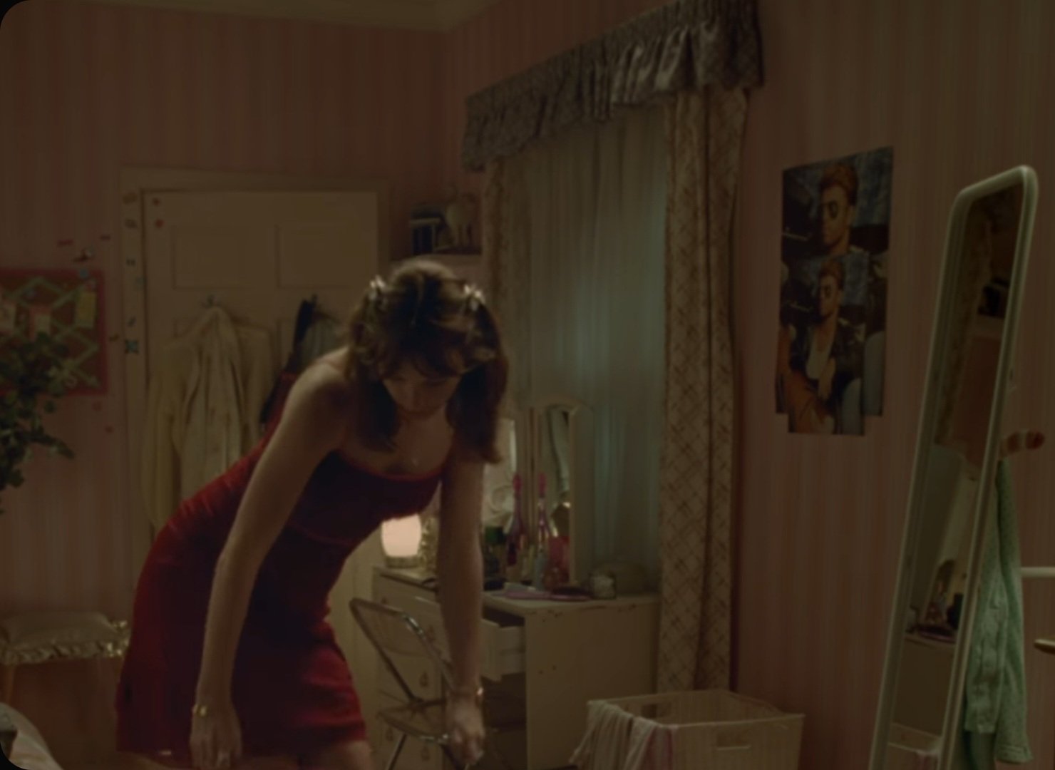 Taylor Swift dá pista de próximo single no clipe de "Opalite"