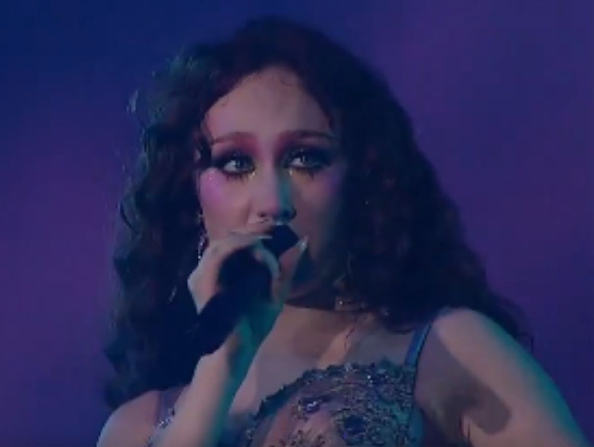 Atração do Lollapalooza BR, Chappell Roan exalta comunidade LGBTQIA+ na Argentina; veja vídeo