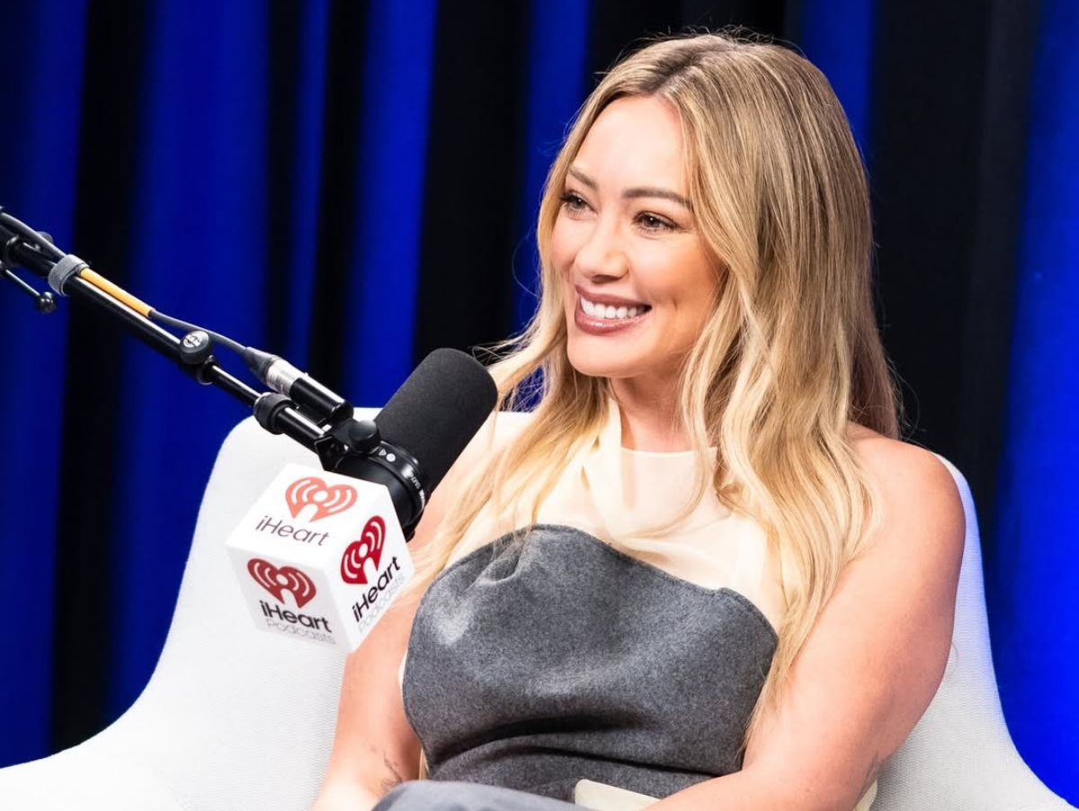 Hilary Duff afirma que Aaron Carter a “visitou” durante leitura psíquica