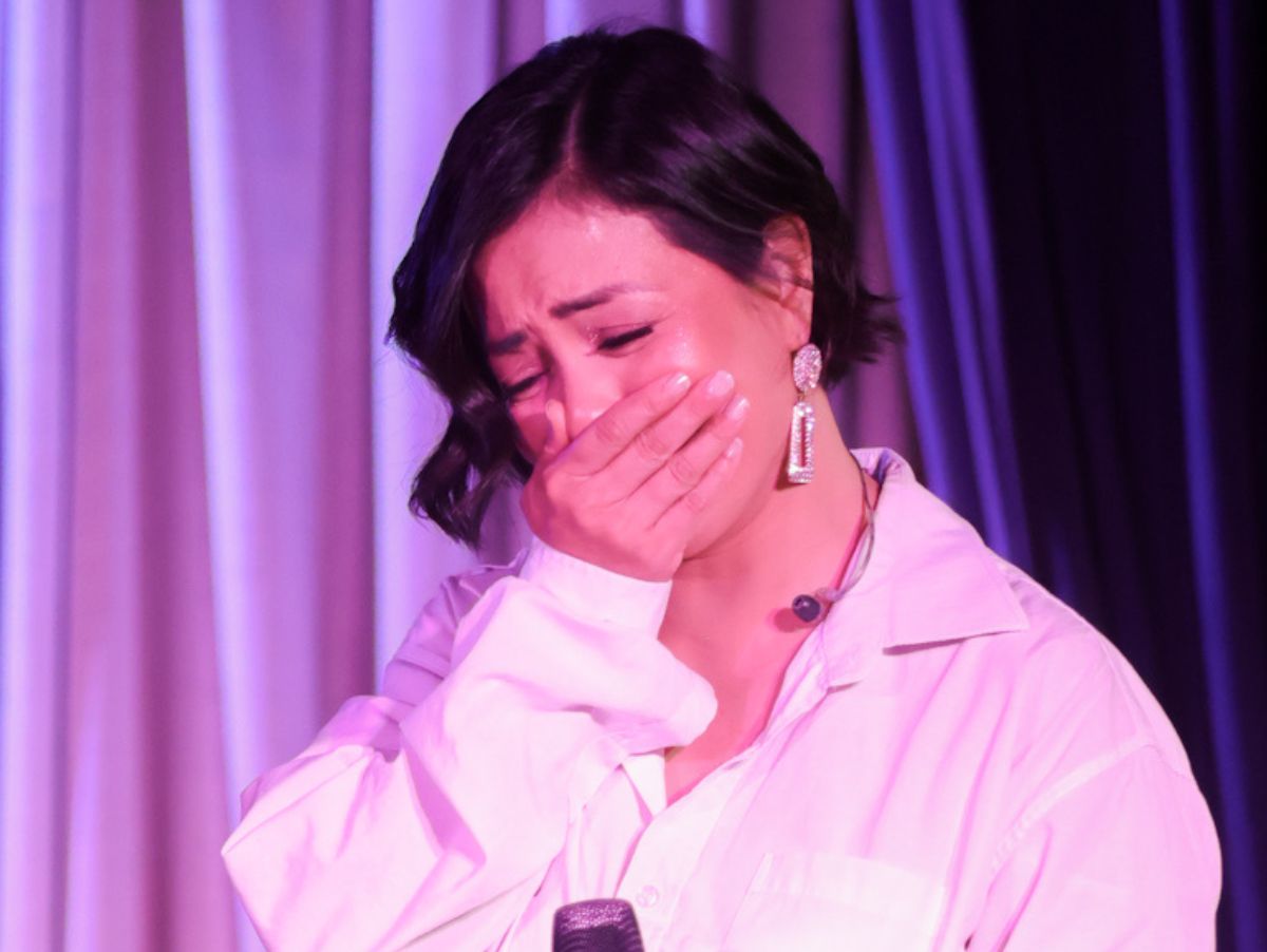 Li Martins, do Rouge, se emociona em 1º show após morte do marido